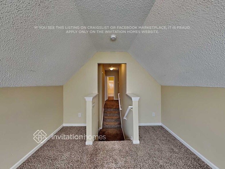 Building Photo - 9808 Aviary Hill Way