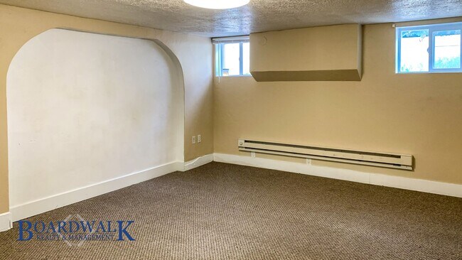 Building Photo - 228/230 S 300 W