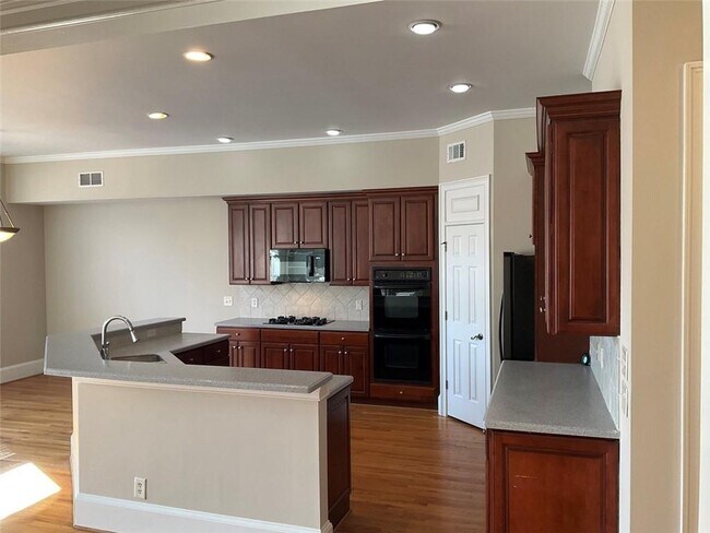 Building Photo - 6193 Spalding Dr