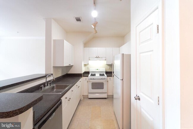 Building Photo - 11391 Aristotle Dr