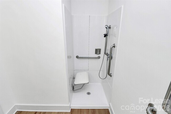 Building Photo - 3515 Markland Dr