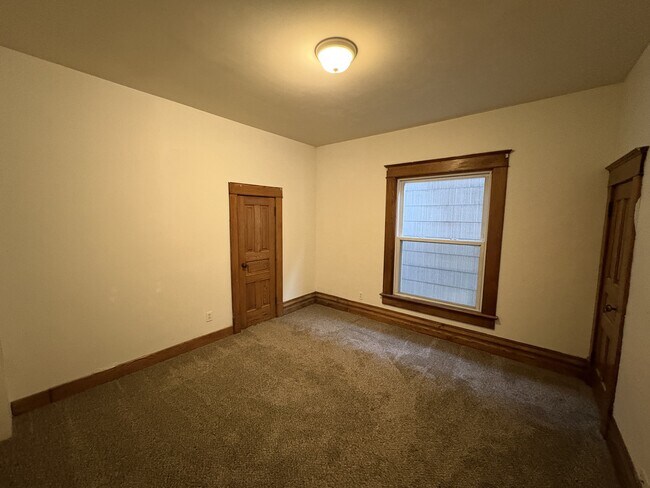 Building Photo - 211 S Morton St