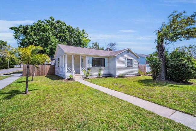 Primary Photo - 4000 Grove St S