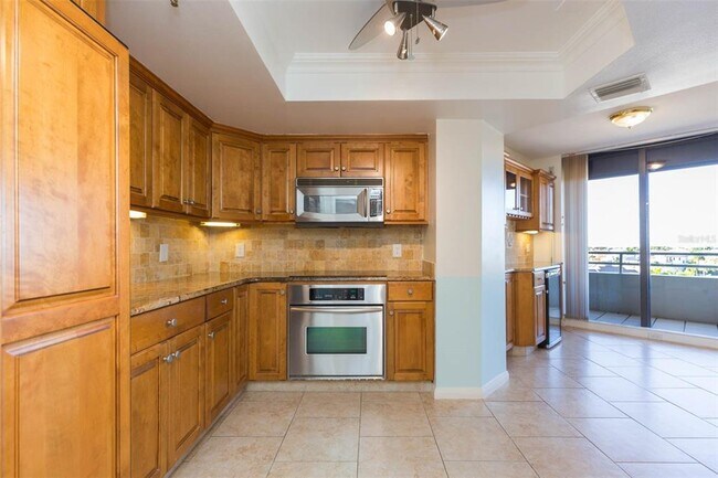 Building Photo - 5950 Pelican Bay Plaza S