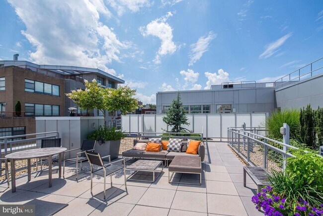 Building Photo - 1401 Church St NW