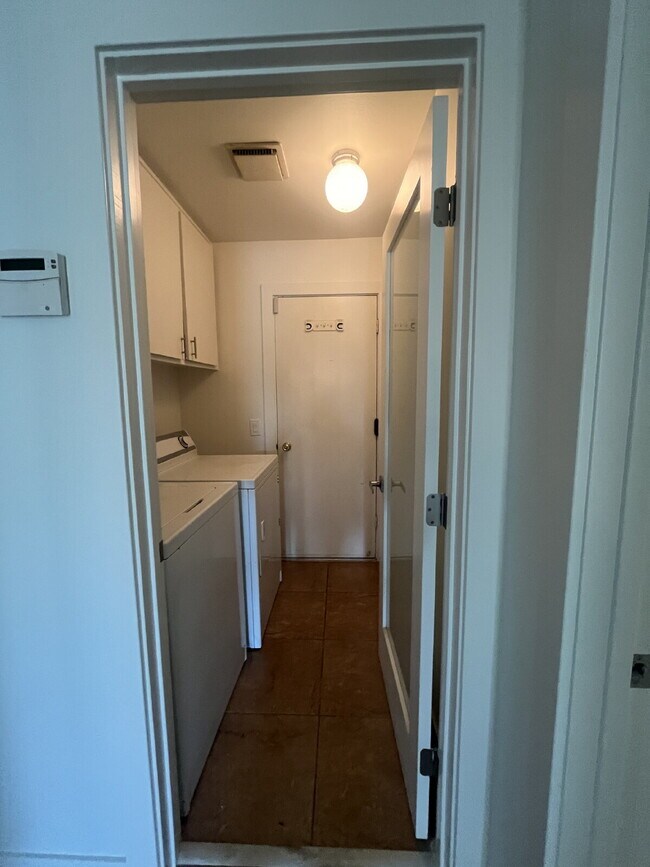 Building Photo - "Charming 4-Bedroom Coastal Retreat with 2 Baths"