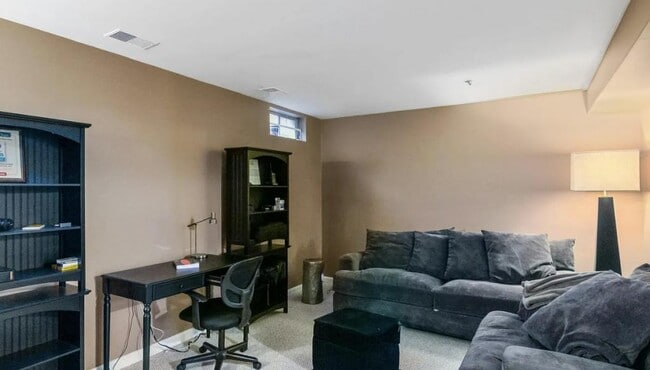 Building Photo - 804 Pleasant Hill Ln