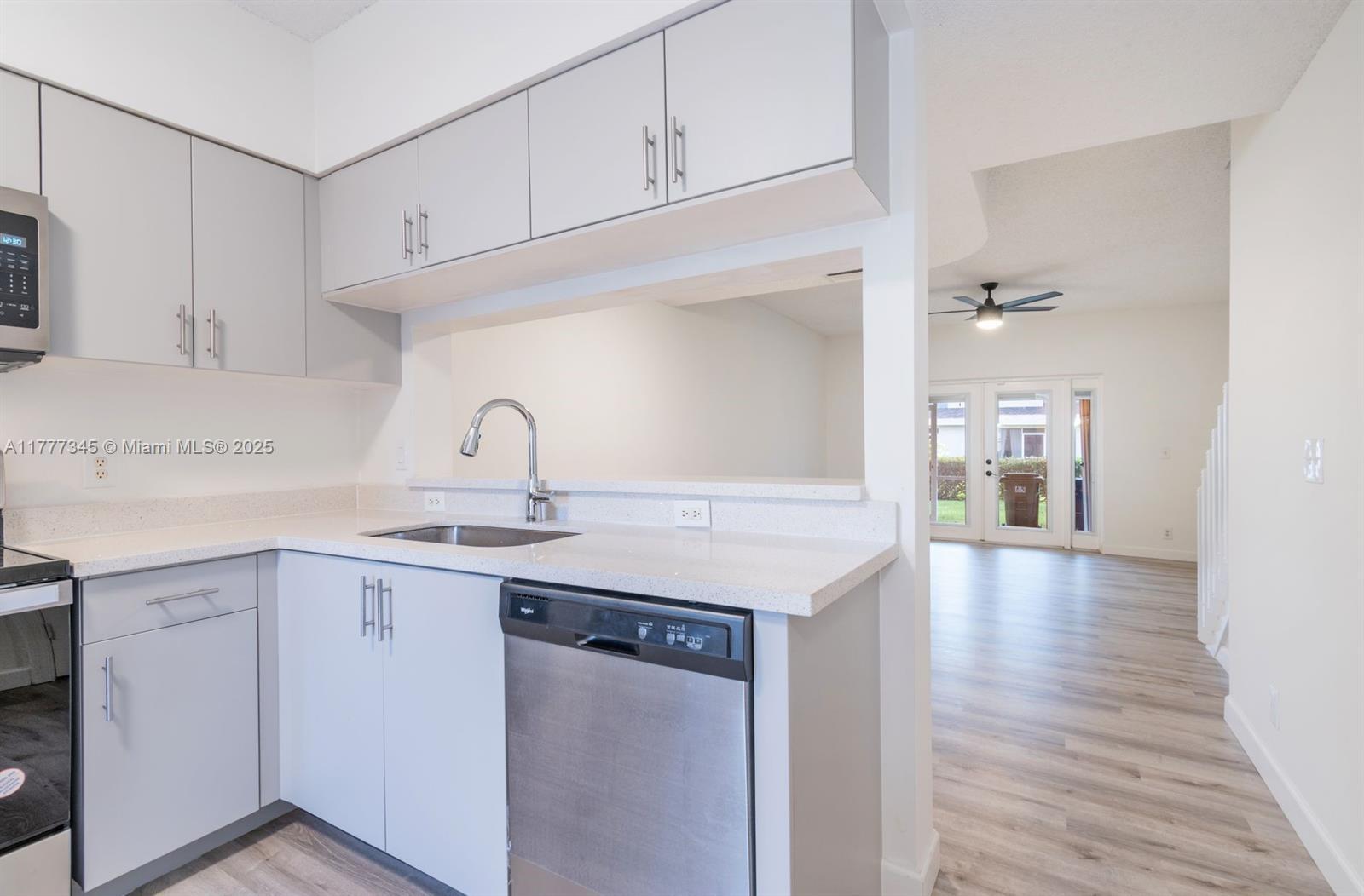 SO FLO Real Estate Group 65 WHITEHEAD CIR WESTON - 65 Whitehead Cir