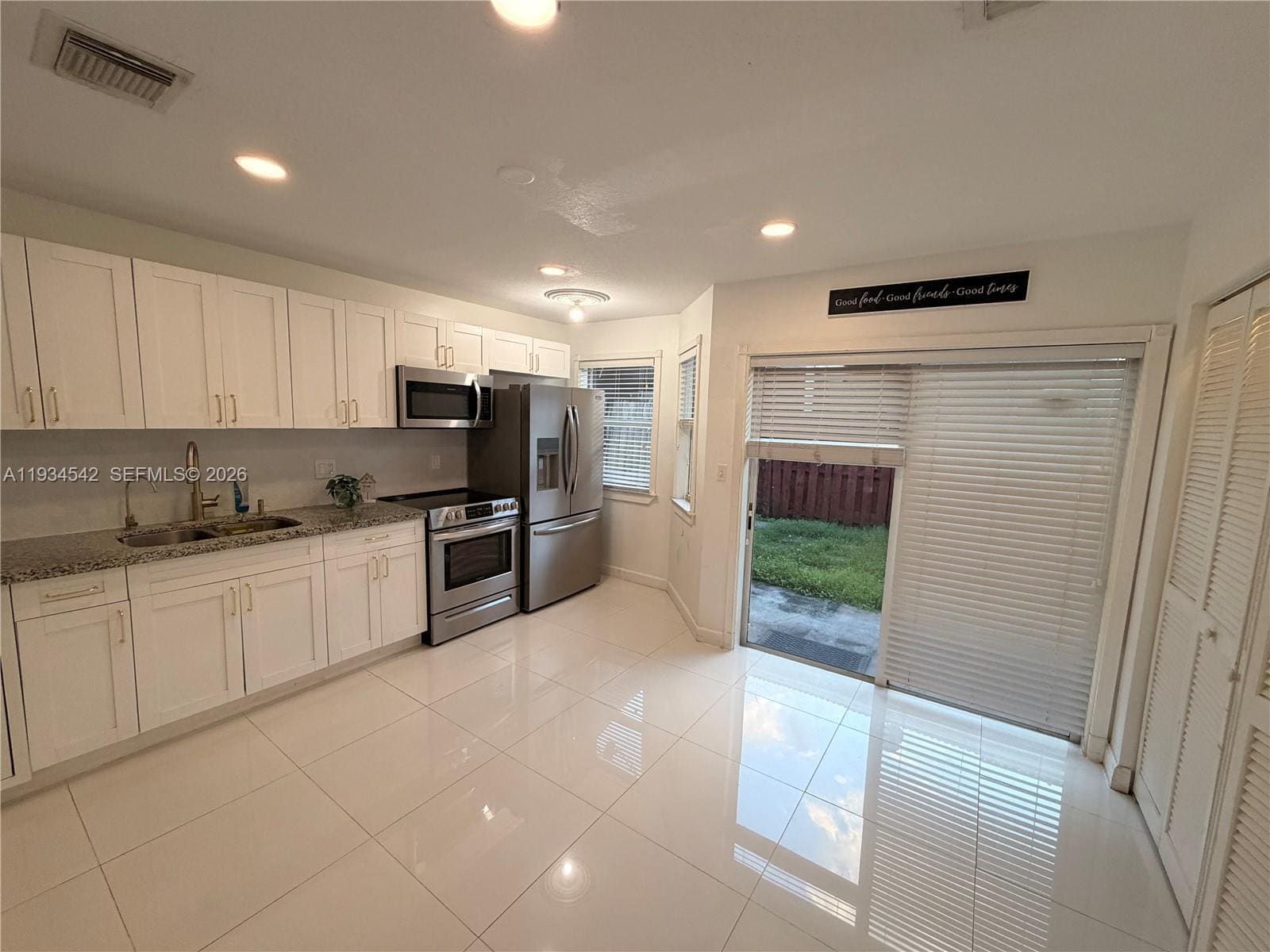 Building Photo - 7075 NW 173rd Dr