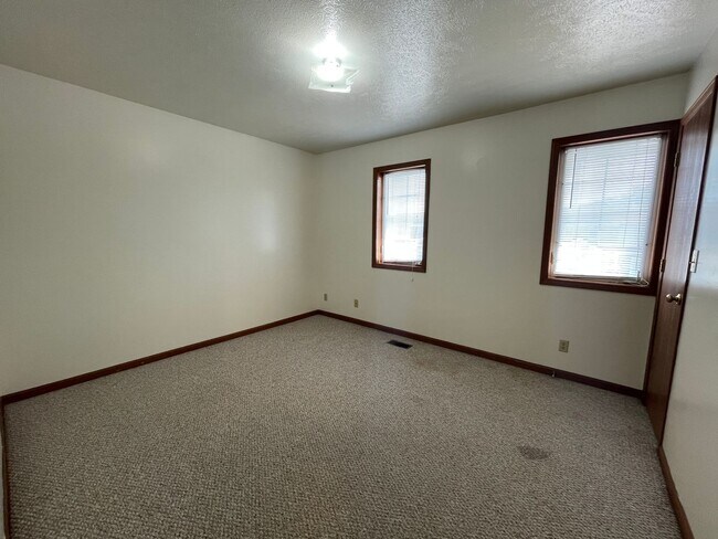 Building Photo - 129 Watertower Ct