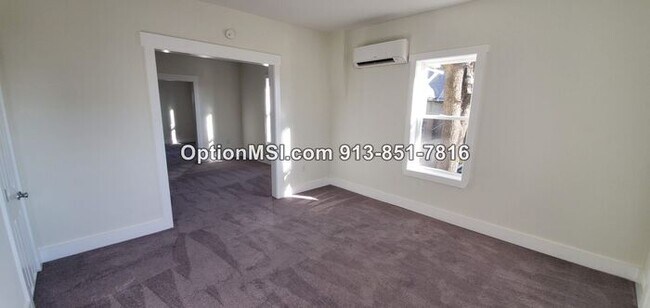 Building Photo - 1/2 month free if moved in by 7/1!! Available NOW