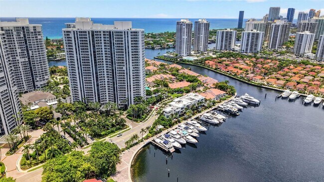 Building Photo - 3750 Yacht Club Dr