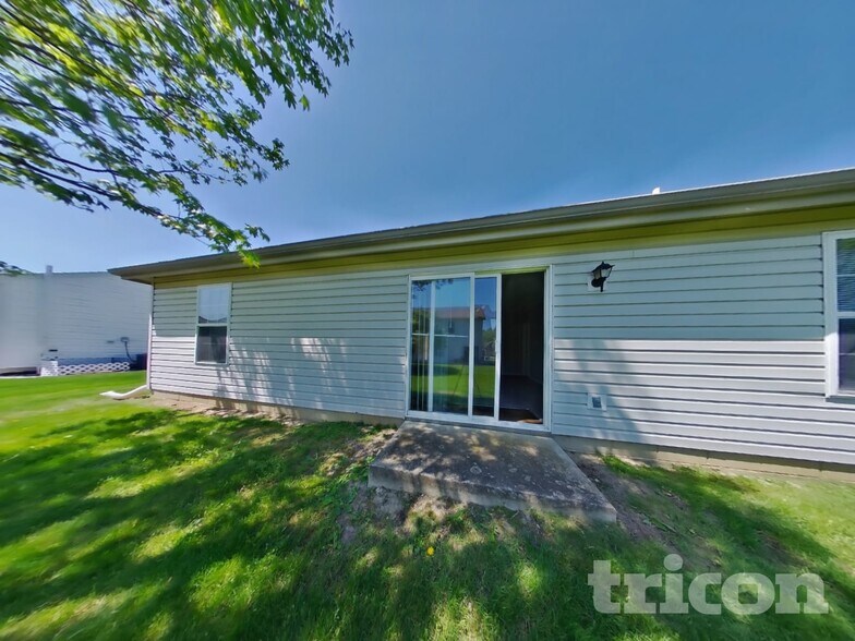 Building Photo - 1833 Murdoch Dr