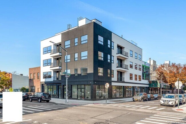 Building Photo - 499 Evergreen Ave