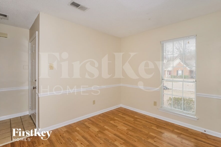 Building Photo - 3926 Oak Branch Cir W