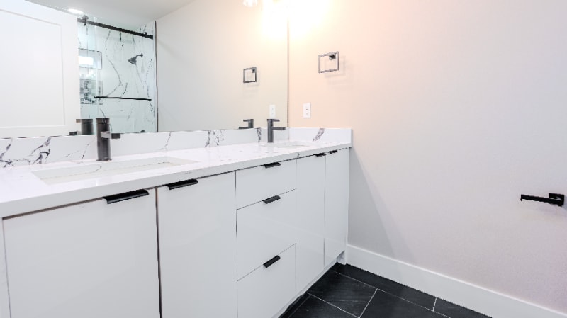 Building Photo - 2106 Oakes Ave