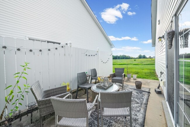 Building Photo - 3738 Meadow Ridge Ln