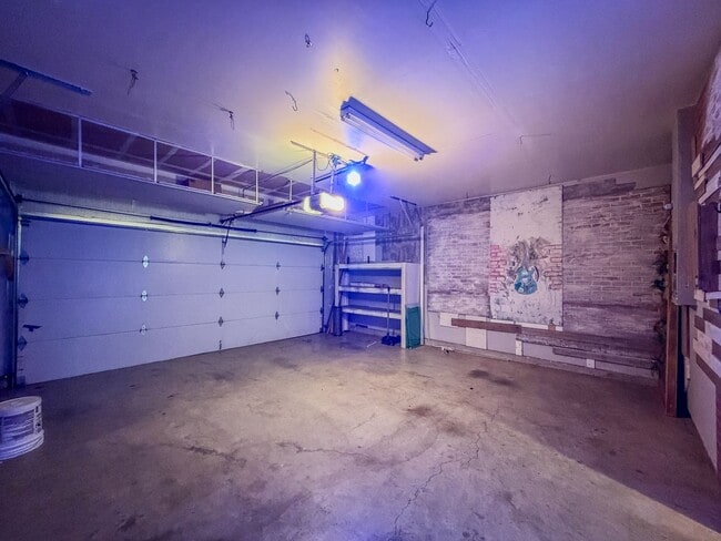 Building Photo - Fantastic. Three bedroom in Gilroy. Corner Lot