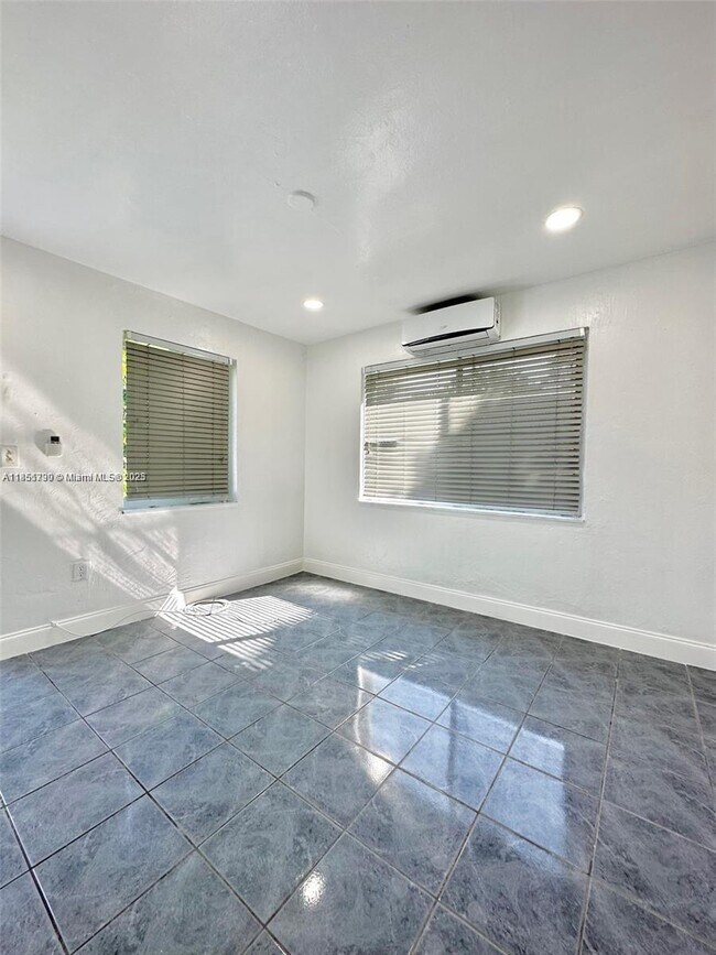 Building Photo - 60 NE 78th St