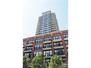 Building Photo - 210 S Desplaines St