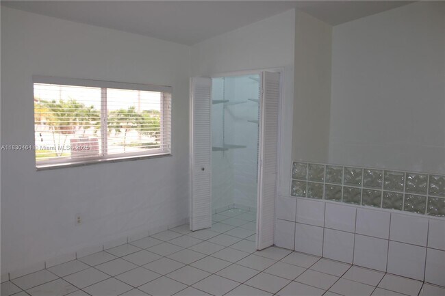 Building Photo - 2895 W 76th St