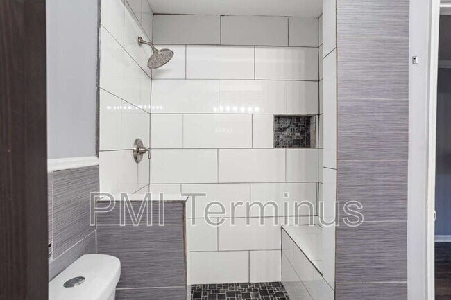 Building Photo - 2721 St Augustine Trail SE