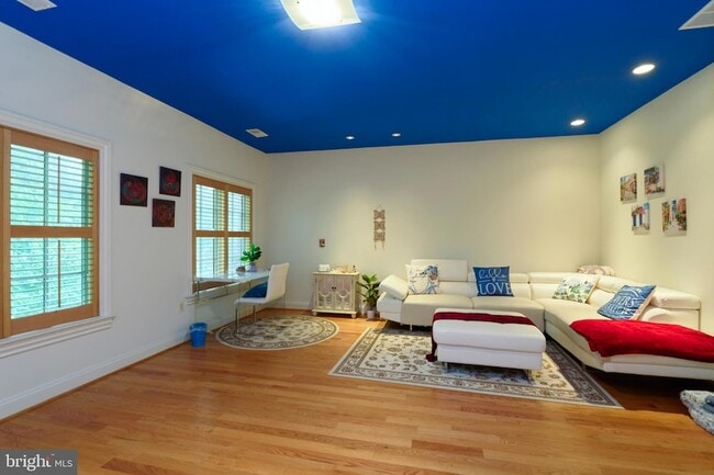Building Photo - 7841 Montvale Way