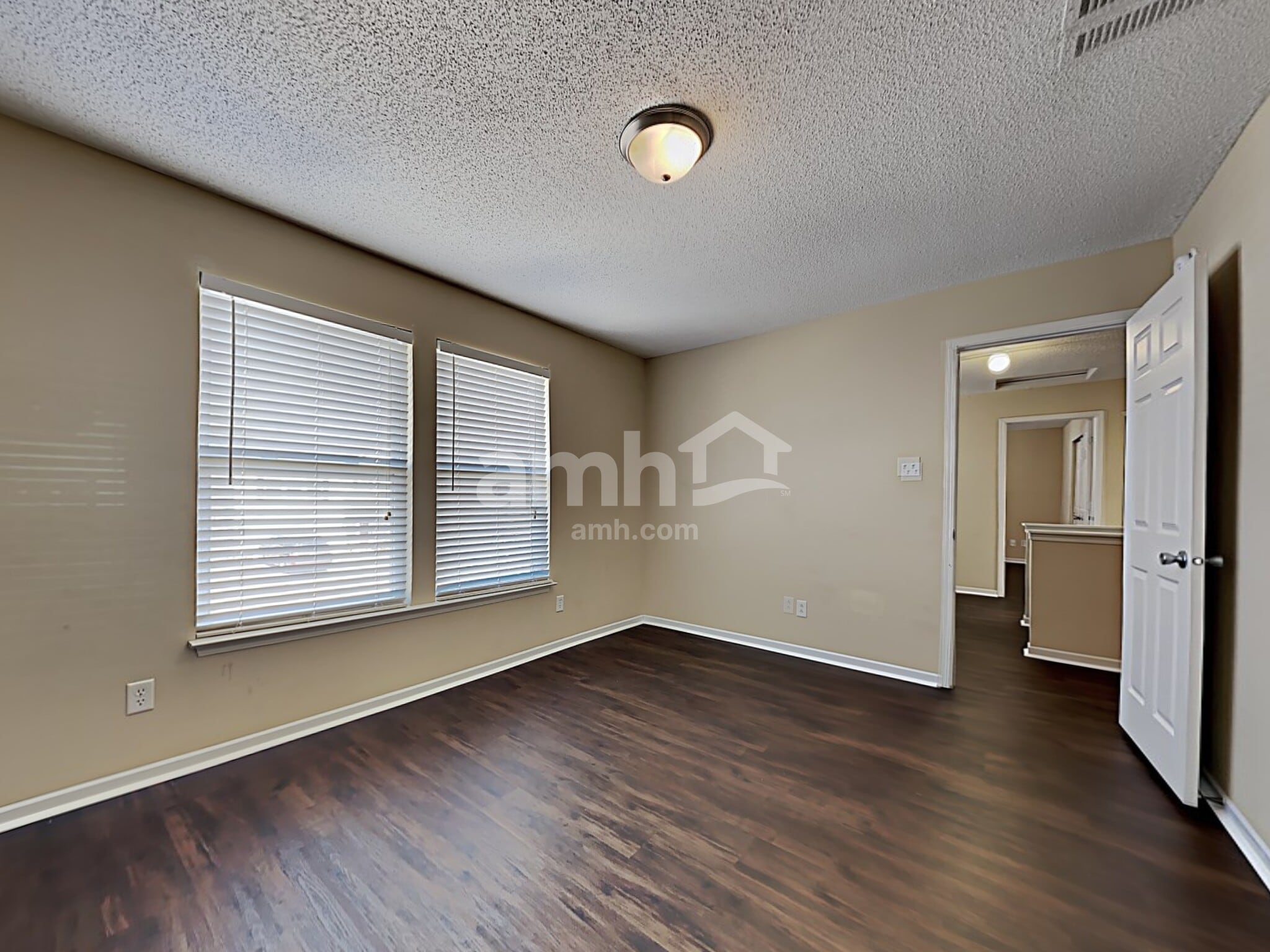 Building Photo - 6887 Merritt Ridge Way