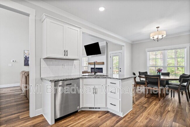 Building Photo - 181 Sherlock Dr