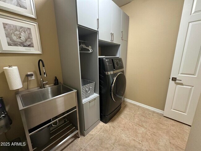 Building Photo - 11489 E Raintree Dr