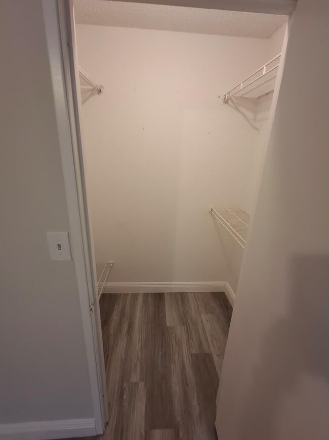 Building Photo - 3222 Coral Lake Ln