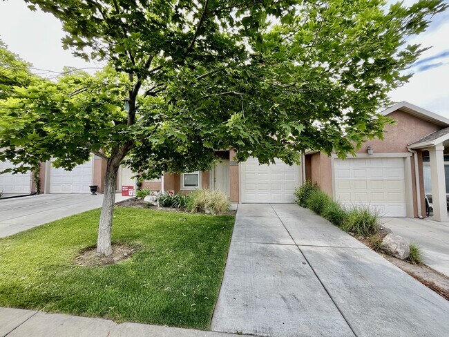 Building Photo - 5082 W Wind Rock Ln