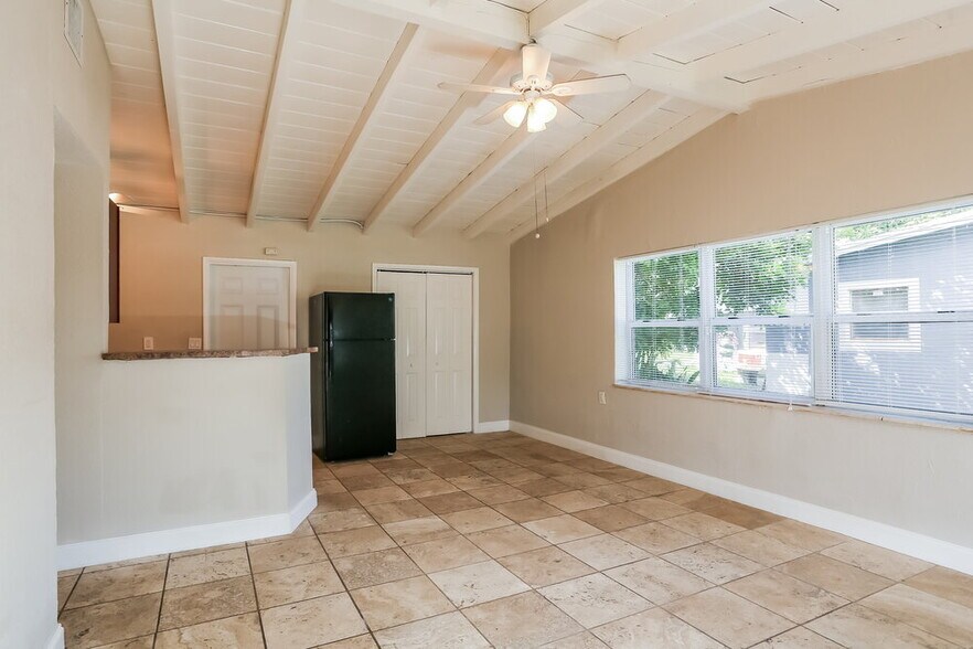 Building Photo - 1616 NW 16th St