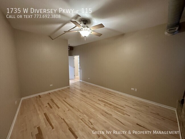 Building Photo - 1735 W Diversey Pkwy