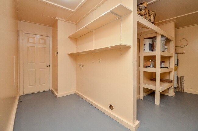 Building Photo - 522 Whippoorwill Dr