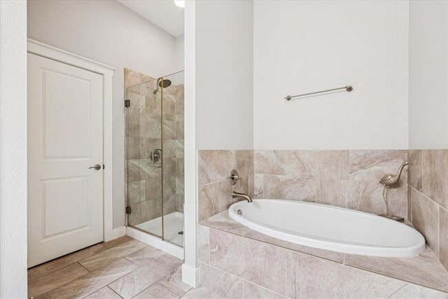 Building Photo - 2520 Bluebonnet Ln