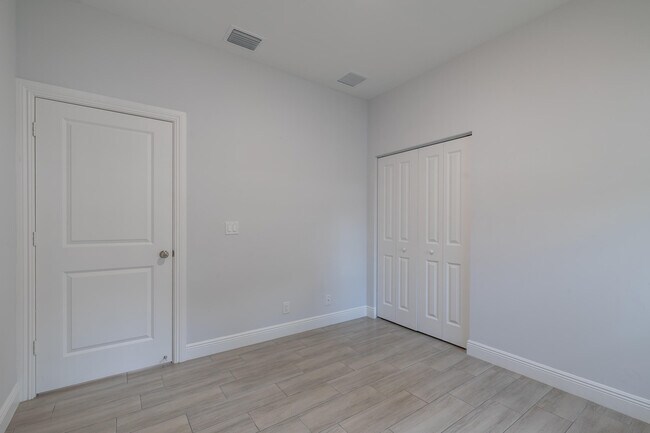 Building Photo - 2240 84th Ct