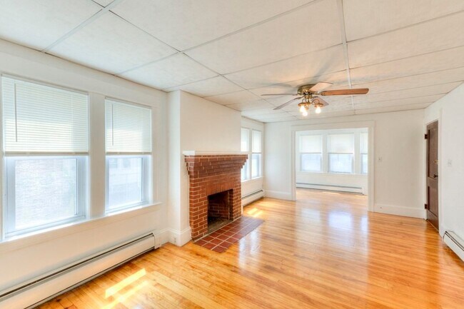 Building Photo - 377 Chandler St
