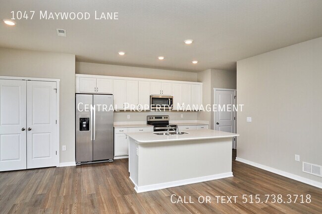 Building Photo - 1047 Maywood Ln