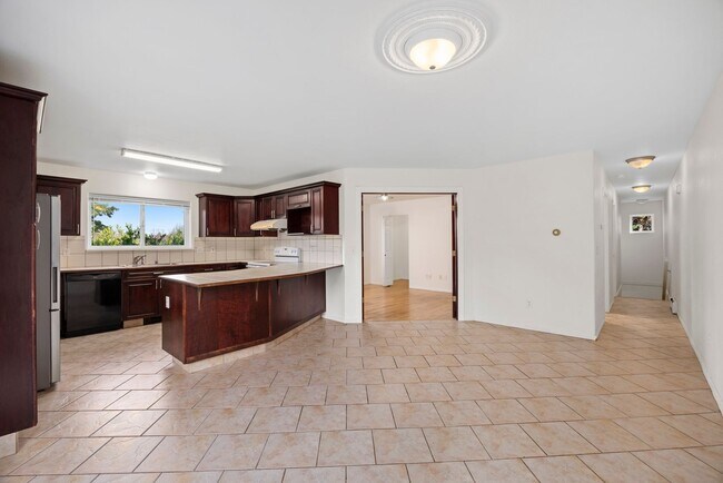 Building Photo - 1301-1305 Mitchell Ave