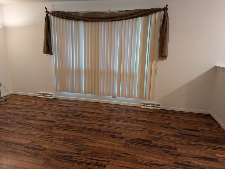 Building Photo - 2101 Adderbury Cir