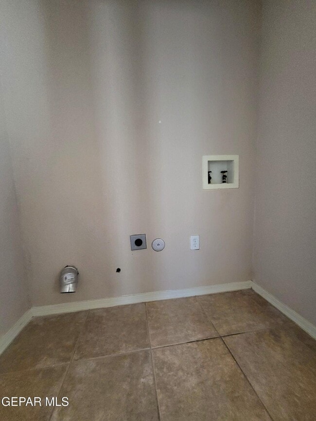 Building Photo - 657 Pete Payan Dr