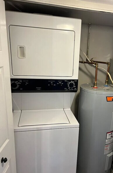 Building Photo - 3024 S Buchanan St