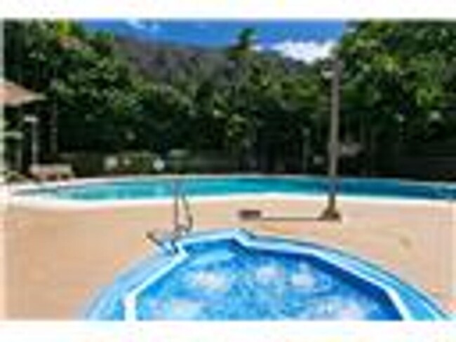 Building Photo - MAKAHA Valley Plantation 2bdrm, 1 bath 44C