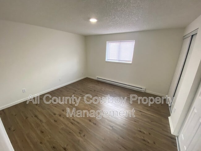 Building Photo - 705 Ferris Ct