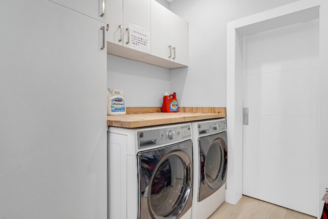 Building Photo - 1941 SW 18th Ave