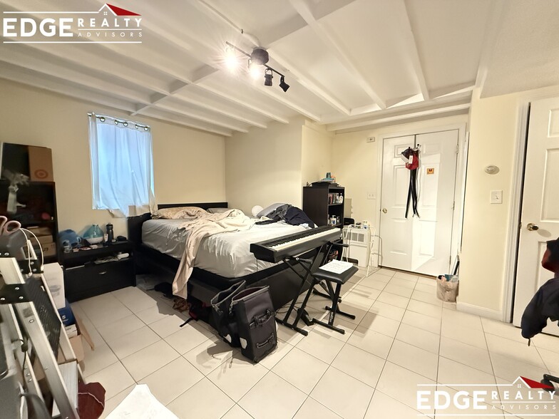 Building Photo - 23 Cottage Ave