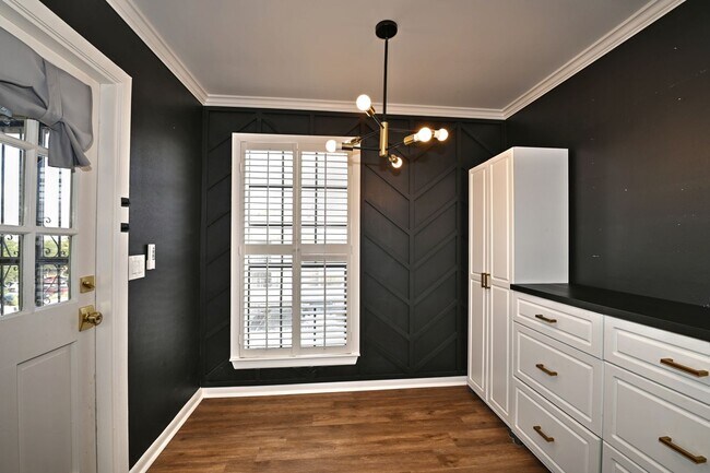 Building Photo - ALAMO HEIGHTS SCHOOL DISTRICT CONDO