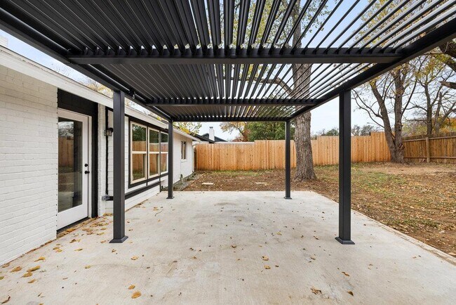 Building Photo - 6106 Bridlington Cir