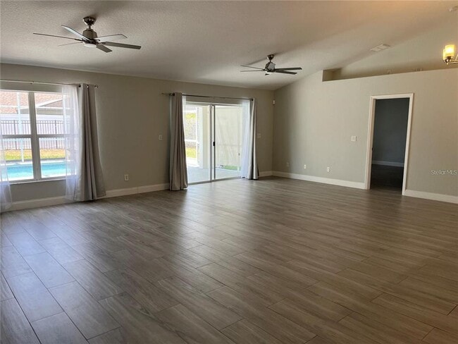 Building Photo - 3350 Countryside View Dr